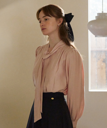 ADAUL（アダウル）の「Scarf neck shirring blouse - softpink（シャツ/ブラウス）」