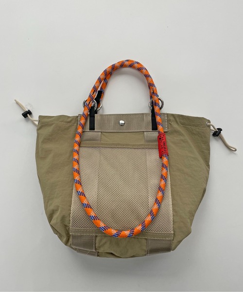 210nouve（トゥージュヌーブ）の「コードストラップ 2WAY ナイロン ハンド/ショルダーバッグ（ハンドバッグ・レディース・ブラック/ベージュ/カーキ・FREE）」の20枚目の写真