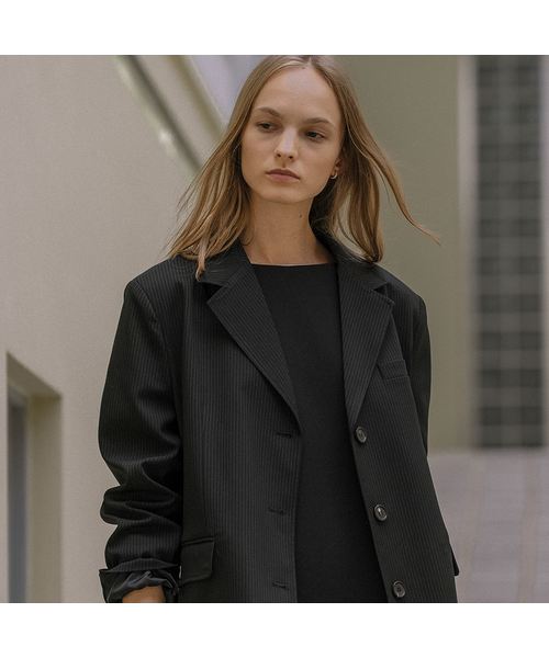 KNOWNBETTER（ノウンベター）の「Stripe essential single jacket [KNFW02JK03]_[2color]（テーラードジャケット・レディース・チャコールグレー/ブラック・FREE）」の2枚目の写真