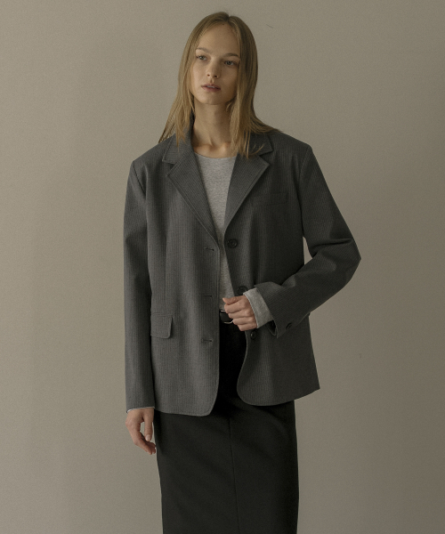 KNOWNBETTER（ノウンベター）の「Stripe essential single jacket [KNFW02JK03]_[2color]（テーラードジャケット・レディース・チャコールグレー/ブラック・FREE）」の5枚目の写真