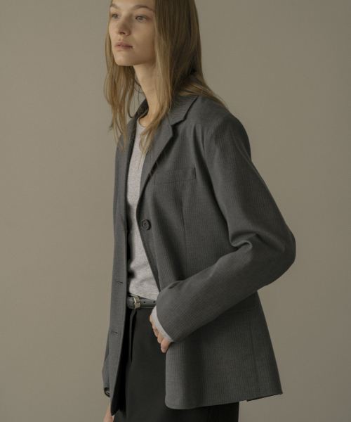 KNOWNBETTER（ノウンベター）の「Stripe essential single jacket [KNFW02JK03]_[2color]（テーラードジャケット・レディース・チャコールグレー/ブラック・FREE）」の6枚目の写真