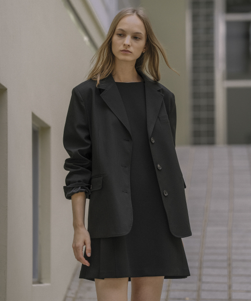 KNOWNBETTER（ノウンベター）の「Stripe essential single jacket [KNFW02JK03]_[2color]（テーラードジャケット・レディース・チャコールグレー/ブラック・FREE）」の9枚目の写真