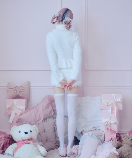 Fiorforte(フィオルフォルテ)の「Shaggy peplum knit(ニット/セーター・レディース・ホワイト/ピンク・FREE)」の9枚目の写真