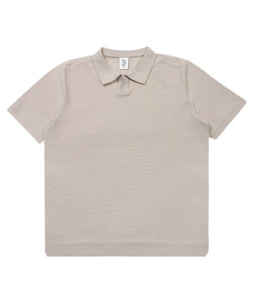SOLEW(ソル)の「オープンカラーショートポロセーター_ベージュ(ニット/セーター・メンズ・その他・SMALL/LARGE)」の1枚目の写真