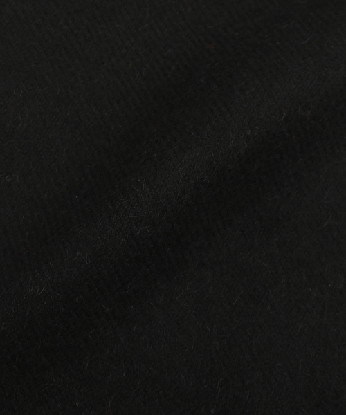 EDIFICE（エディフィス）の「MAGNIBERG（マグニバーグ）Honey scarf（マフラー・メンズ・チャコールグレー/ライトグレー/ブラック/レッド・FREE）」の13枚目の写真