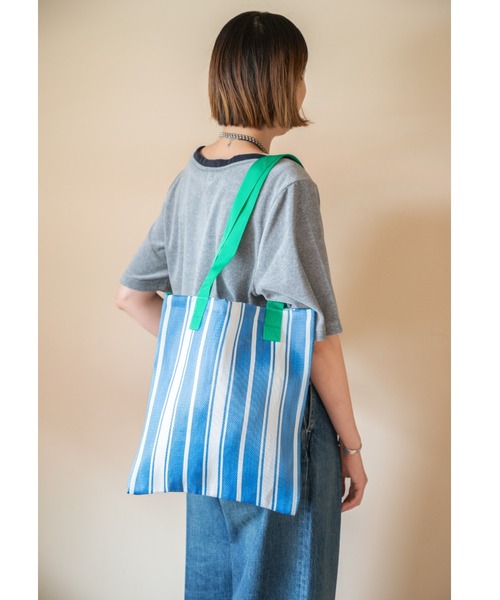 LILA&FLEUR(リラアンドフルール)の「Market Bag(トートバッグ・レディース・ホワイト×ネイビー/ブルー系/マルチ/グリーン×オレンジ/イエロー系/ホワイト×グリーン・ONE SIZE)」の7枚目の写真