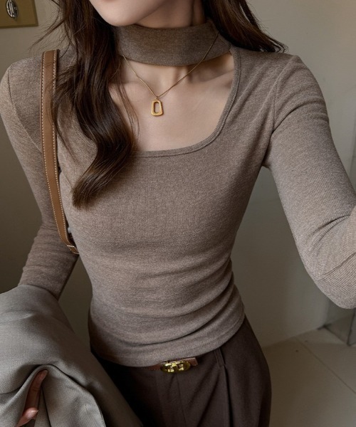 gossip!ロサンゼルス(ゴシップロサンゼルス)の「ネックストラップ スリムフィットトップス(ニット/セーター・レディース・ブラック/ダークグレー/ブラウン/ライトグレー/ホワイト・L/M/S)」の5枚目の写真
