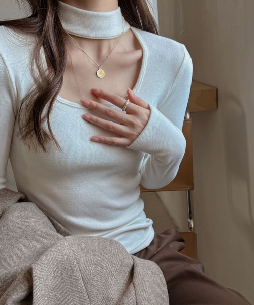 gossip!ロサンゼルス(ゴシップロサンゼルス)の「ネックストラップ スリムフィットトップス(ニット/セーター・レディース・ブラック/ダークグレー/ブラウン/ライトグレー/ホワイト・L/M/S)」の2枚目の写真