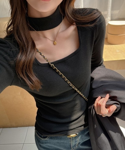 gossip!ロサンゼルス(ゴシップロサンゼルス)の「ネックストラップ スリムフィットトップス(ニット/セーター・レディース・ブラック/ダークグレー/ブラウン/ライトグレー/ホワイト・L/M/S)」の1枚目の写真