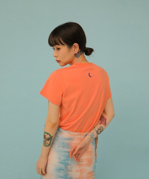 HIGH SCHOOL DISCO(ハイスクールディスコ)の「セールトゥザムーン 半袖Tシャツ オレンジ(Tシャツ/カットソー・レディース・その他・FREE)」の2枚目の写真