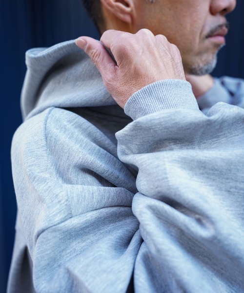 ATELANE(アテレーン)の「ATELANE / レーヨンMIXポンチ/ZIPパーカー(パーカー・メンズ・杢グレー/ブラック・LARGE/X-LARGE/MEDIUM)」の5枚目の写真