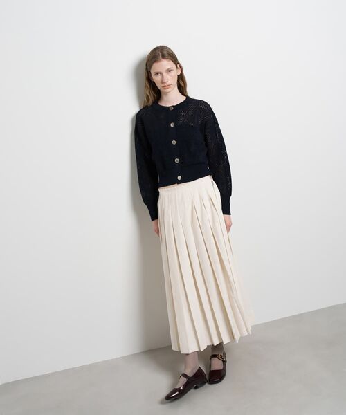 LANVIN en Bleu(ランバンオンブルー)の「JLメタルボタンレースニットカーディガン(ニット/セーター・レディース・オフホワイト/ネイビー/レッド・38)」の4枚目の写真