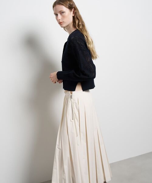 LANVIN en Bleu(ランバンオンブルー)の「JLメタルボタンレースニットカーディガン(ニット/セーター・レディース・オフホワイト/ネイビー/レッド・38)」の8枚目の写真