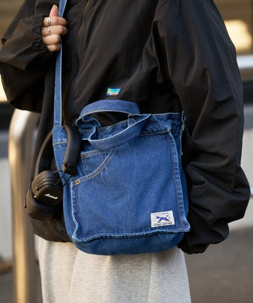 PENNEYS（ぺニーズ）の「【FOX】別注デニム2WAYショルダーバッグ（ショルダーバッグ・メンズ・ブラック/ネイビー・ONE SIZE）」の2枚目の写真