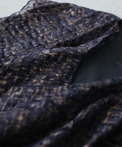antiqua(アンティカ)の「前後着用 クルーネック ボートネック 2WAY デザイントップス(その他トップス・レディース・ブラック/グレー・ONESIZE)」の7枚目の写真