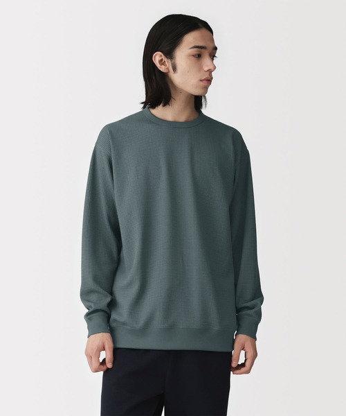 無印良品(ムジルシリョウヒン)の「紳士 UVカット乾きやすいワッフルクルーネック長袖Tシャツ(Tシャツ/カットソー・メンズ・ダークネイビー/ライトグレー/ブルー系/チャコールグレー/オフホワイト/ブラック・XL/L/S/M)」の6枚目の写真