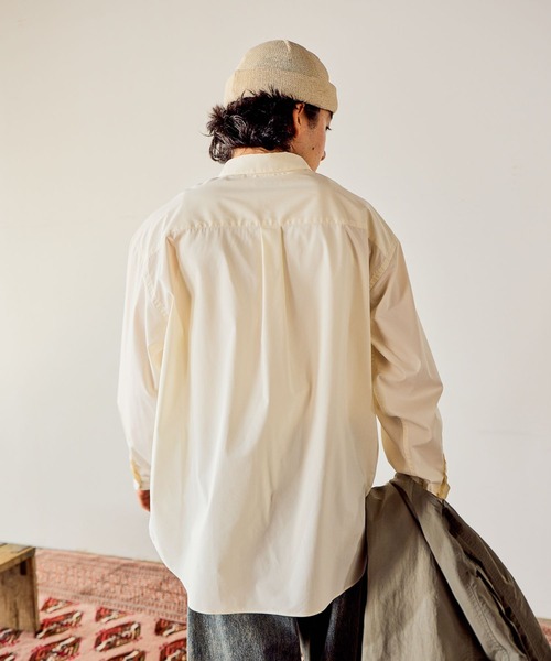 niko and...（ニコアンド）の「イージーケア無地シャツ（シャツ/ブラウス・メンズ・サックスブルー/イエロー/オフホワイト・MEDIUM/LARGE）」の7枚目の写真