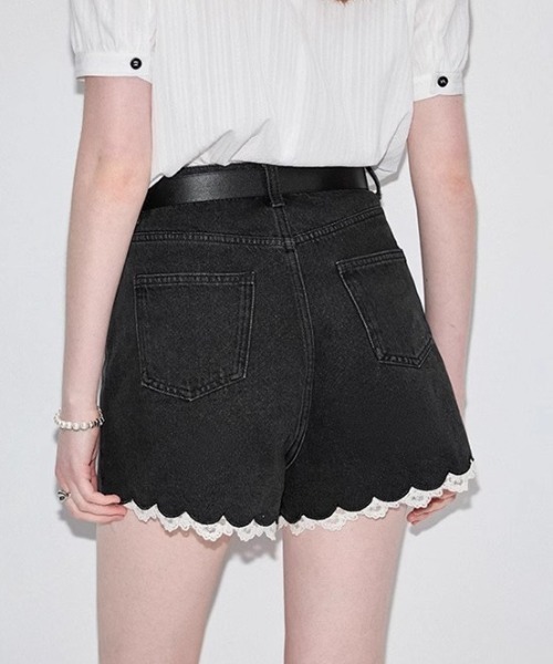 Mejoul（メジュール）の「【2026春夏新作】ハイウエスト レース デニムショートパンツ（デニムパンツ・レディース・ブラック/ブルー・M/L）」の6枚目の写真