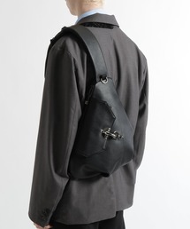 HARE | ファイヤーマンバックルスリングBAG(HARE)(ショルダーバッグ)