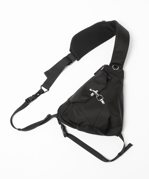 HARE(ハレ)の「ファイヤーマンバックルスリングBAG(HARE)(ショルダーバッグ・メンズ・ブラック/ブラック系その他・FREE)」の10枚目の写真