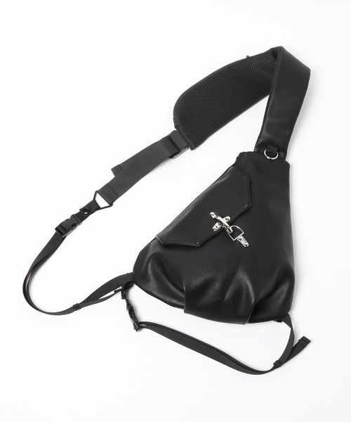 HARE(ハレ)の「ファイヤーマンバックルスリングBAG(HARE)(ショルダーバッグ・メンズ・ブラック/ブラック系その他・FREE)」の11枚目の写真