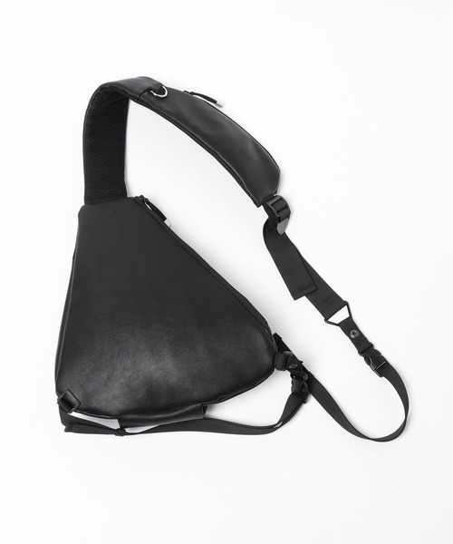 HARE(ハレ)の「ファイヤーマンバックルスリングBAG(HARE)(ショルダーバッグ・メンズ・ブラック/ブラック系その他・FREE)」の12枚目の写真