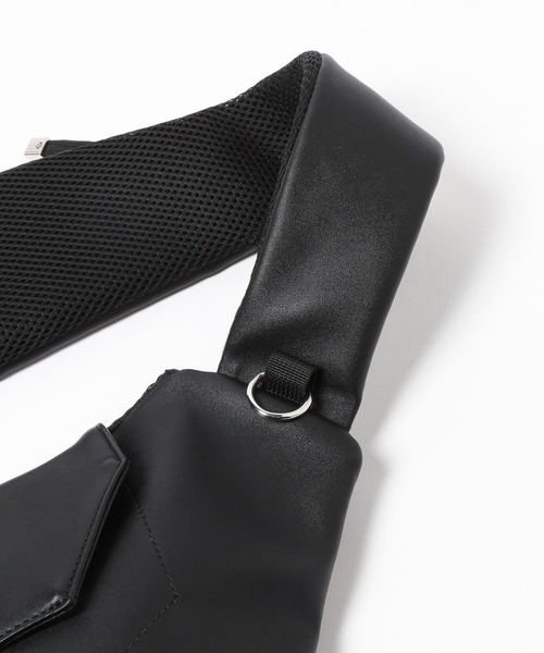 HARE(ハレ)の「ファイヤーマンバックルスリングBAG(HARE)(ショルダーバッグ・メンズ・ブラック/ブラック系その他・FREE)」の19枚目の写真