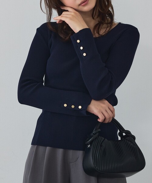 abahouse mavie(アバハウスマヴィ)の「【袖ボタン】スクエアネックリブニット/きれいめ/セミオケ/通勤/春服(ニット/セーター・レディース・セージグリーン/ダークネイビー/ホワイト・フリー)」の1枚目の写真