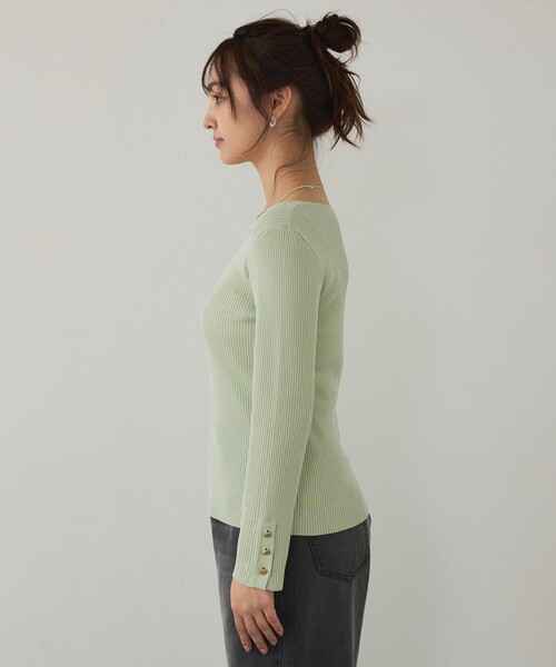 abahouse mavie(アバハウスマヴィ)の「【袖ボタン】スクエアネックリブニット/きれいめ/セミオケ/通勤/春服(ニット/セーター・レディース・セージグリーン/ダークネイビー/ホワイト・フリー)」の10枚目の写真