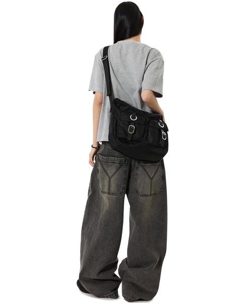 OY（オーワイ）の「『OY/オーワイ』DOUBLE EYELET POCKET BAG/ダブルアイレットポケットバッグ（ショルダーバッグ・メンズ・ブラック・FREE）」の4枚目の写真