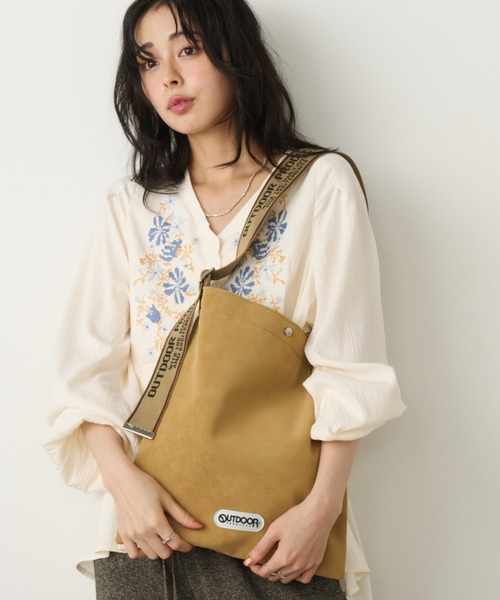 Unitage(ユニテージ)の「【OUTDOOR PRODUCTS】Jacquard Tape Tote(トートバッグ・レディース・アイボリー/キャメル/ブラック・FREE)」の3枚目の写真