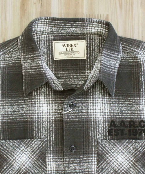 AVIREX（アヴィレックス）の「-A.A.R.C-OMBRE CHECK EMB SHIRT（シャツ/ブラウス・メンズ・チャコールグレー/グリーン/バーガンディー・M/XL/L/XXL）」の16枚目の写真