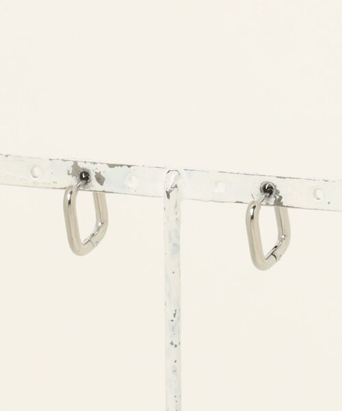 novice（ノーヴィス）の「【novice】CZ Hinged Square Hoop Pierce［Stainless］（ピアス（両耳用）・レディース・シルバー/ゴールド・FREE）」の13枚目の写真