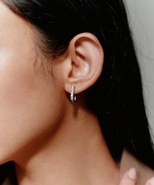 novice（ノーヴィス）の「【novice】CZ Hinged Square Hoop Pierce［Stainless］（ピアス（両耳用）・レディース・シルバー/ゴールド・FREE）」の8枚目の写真