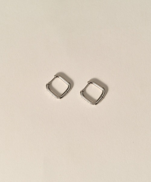 novice（ノーヴィス）の「【novice】CZ Hinged Square Hoop Pierce［Stainless］（ピアス（両耳用）・レディース・シルバー/ゴールド・FREE）」の11枚目の写真