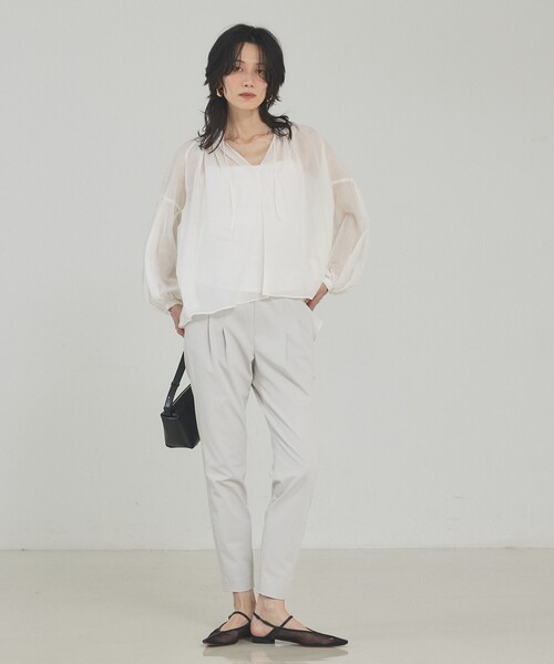 qualite（カリテ）の「【大人気パンツが今年も登場！新色追加】2WAYストレッチタックパンツ/春服/夏服/オフィスカジュアル/美脚（その他パンツ・レディース・オフホワイト/ブラック/グレイッシュベージュ・40/38/36/34）」の10枚目の写真