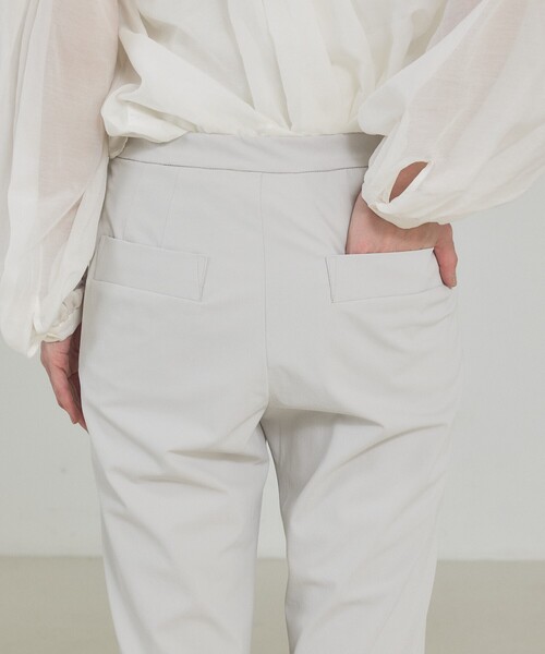 qualite（カリテ）の「【大人気パンツが今年も登場！新色追加】2WAYストレッチタックパンツ/春服/夏服/オフィスカジュアル/美脚（その他パンツ・レディース・オフホワイト/ブラック/グレイッシュベージュ・40/38/36/34）」の18枚目の写真