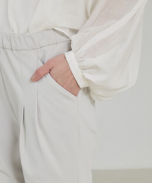 qualite（カリテ）の「【大人気パンツが今年も登場！新色追加】2WAYストレッチタックパンツ/春服/夏服/オフィスカジュアル/美脚（その他パンツ・レディース・オフホワイト/ブラック/グレイッシュベージュ・40/38/36/34）」の20枚目の写真