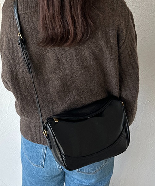 apres jour clair(アプレジュールクレア)の「【apres jour clair】2WAYクラシックフラップバッグ(ショルダーバッグ・レディース・ブラウン系その他/ブラック・FREE)」の7枚目の写真