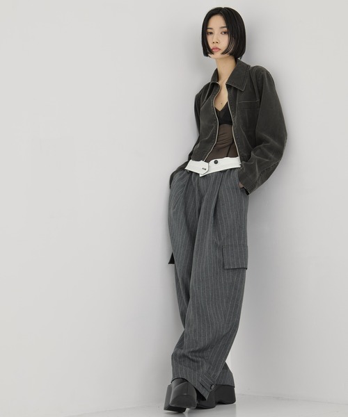 STUDIOUS（ステュディオス）の「【STUDIOUS/ステュディオス】Barrel Leg Cargo Trousers/バレルレッグカーゴトラウザー/ワイドパンツ（カーゴパンツ・レディース・ストライプ/ホワイト/ブラック・1/2）」の12枚目の写真