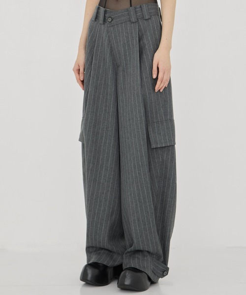 STUDIOUS（ステュディオス）の「【STUDIOUS/ステュディオス】Barrel Leg Cargo Trousers/バレルレッグカーゴトラウザー/ワイドパンツ（カーゴパンツ・レディース・ストライプ/ホワイト/ブラック・1/2）」の15枚目の写真