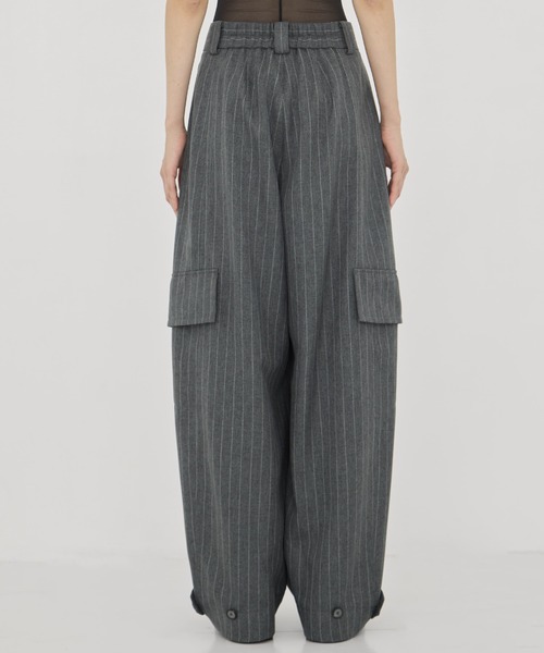 STUDIOUS（ステュディオス）の「【STUDIOUS/ステュディオス】Barrel Leg Cargo Trousers/バレルレッグカーゴトラウザー/ワイドパンツ（カーゴパンツ・レディース・ストライプ/ホワイト/ブラック・1/2）」の17枚目の写真