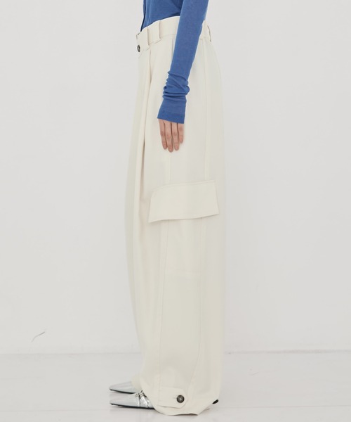 STUDIOUS（ステュディオス）の「【STUDIOUS/ステュディオス】Barrel Leg Cargo Trousers/バレルレッグカーゴトラウザー/ワイドパンツ（カーゴパンツ・レディース・ストライプ/ホワイト/ブラック・1/2）」の19枚目の写真