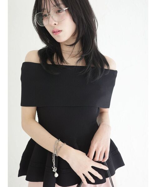 LAGUNAMOON(ラグナムーン)の「ペプラムオフショルニットプルオーバー 【夏服】(ニット/セーター・レディース・ブラック/レッド/ホワイト・FREE)」の12枚目の写真