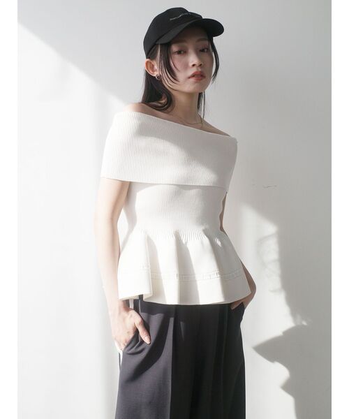 LAGUNAMOON(ラグナムーン)の「ペプラムオフショルニットプルオーバー 【夏服】(ニット/セーター・レディース・ブラック/レッド/ホワイト・FREE)」の16枚目の写真