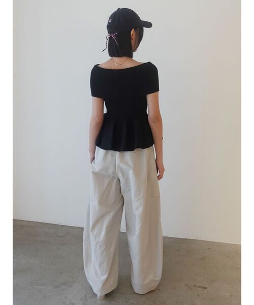 LAGUNAMOON（ラグナムーン）の「ペプラムオフショルニットプルオーバー（ニット/セーター・レディース・ブラック/レッド/ホワイト・FREE）」の14枚目の写真