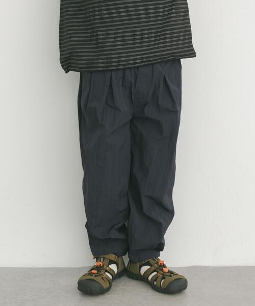 URBAN RESEARCH DOORS（アーバンリサーチドアーズ）の「撥水タックワイドパンツ(KIDS)（その他パンツ・キッズ・ネイビー/グレー系その他・105/135/120）」の18枚目の写真