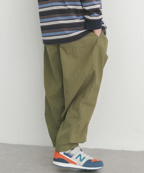 URBAN RESEARCH DOORS（アーバンリサーチドアーズ）の「撥水タックワイドパンツ(KIDS)（その他パンツ・キッズ・ネイビー/グレー系その他・105/135/120）」の4枚目の写真