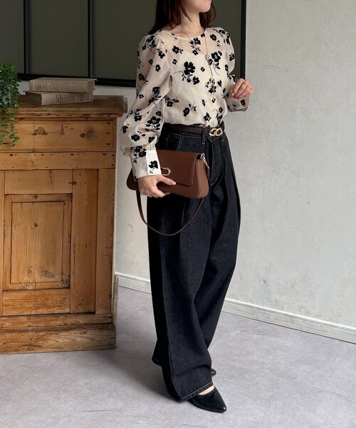 Thevon（ゼボン）の「花柄オーガンジーブラウス（シャツ/ブラウス・レディース・アイボリー/ブラック・FREE）」の10枚目の写真