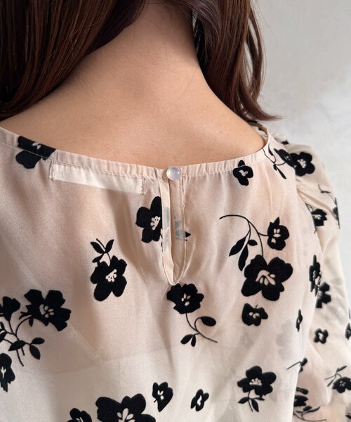 Thevon（ゼボン）の「花柄オーガンジーブラウス（シャツ/ブラウス・レディース・アイボリー/ブラック・FREE）」の14枚目の写真